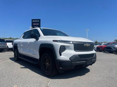 Used 2024 Chevrolet Silverado EV W/T AWD/4WD image 4