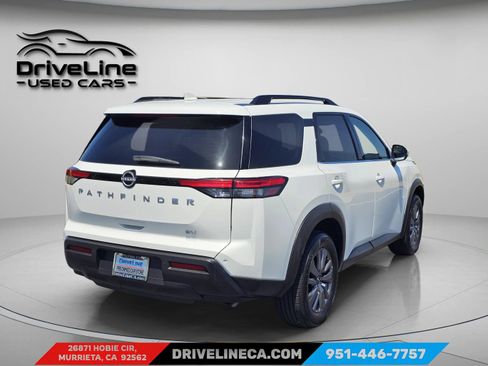 Used 2024 Nissan Pathfinder SV FWD image 8