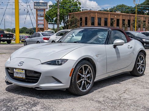 Used 2018 MAZDA MX-5 Miata Grand Touring RWD image 15