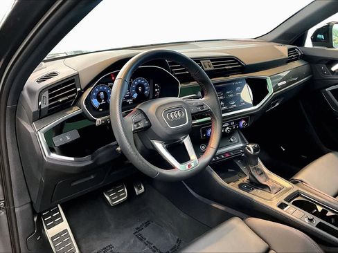 Certified 2025 Audi Q3 2.0T Premium Plus w/ Premium Plus Package AWD/4WD image 18