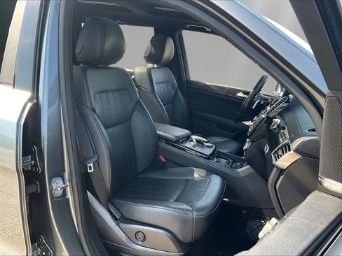 Used 2019 Mercedes-Benz GLS 450 4MATIC image 31