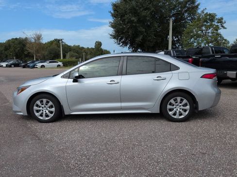 Certified 2021 Toyota Corolla LE FWD image 3