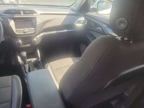 Used 2021 Chevrolet TrailBlazer LT AWD/4WD image 13