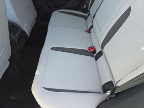 New 2026 Volkswagen Taos SE image 12