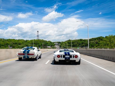 Used 2006 Ford GT RWD image 4