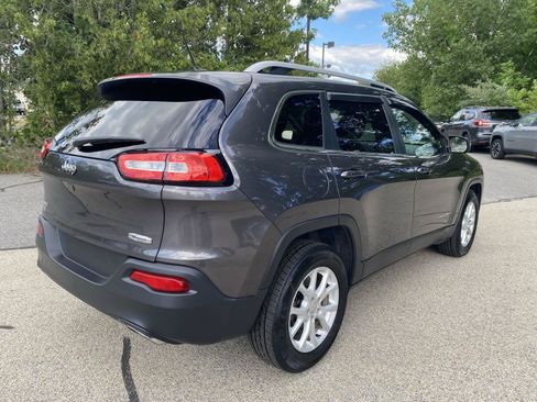 Used 2017 Jeep Cherokee Latitude w/ True North Edition AWD/4WD image 7