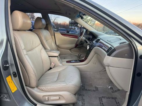 Used 2003 Lexus ES 330 Sedan image 14