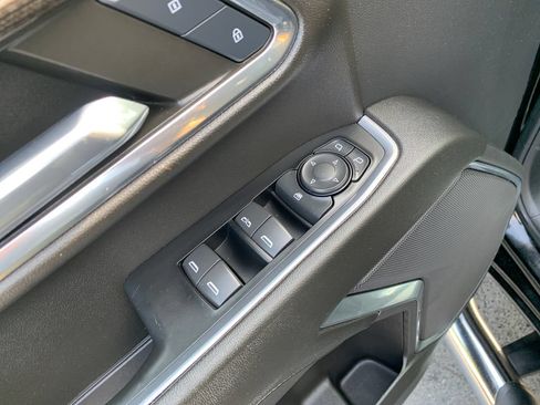 Used 2024 Chevrolet Silverado 2500 LT AWD/4WD image 16