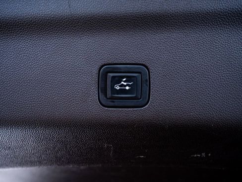 Used 2021 Cadillac Escalade Sport w/ Driver Assist Tech Package image 59