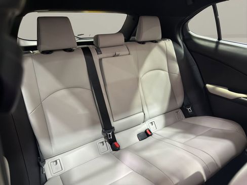 Used 2023 Lexus UX 250h F Sport image 19