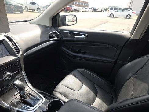Used 2018 Ford Edge Titanium w/ Equipment Group 301A AWD/4WD image 23