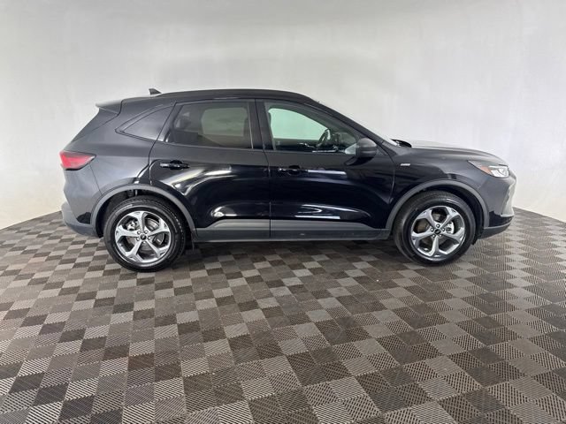 Used 2025 Ford Escape ST-Line AWD/4WD image 6