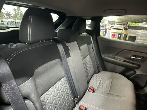 Used 2025 Nissan Kicks SV AWD/4WD image 26