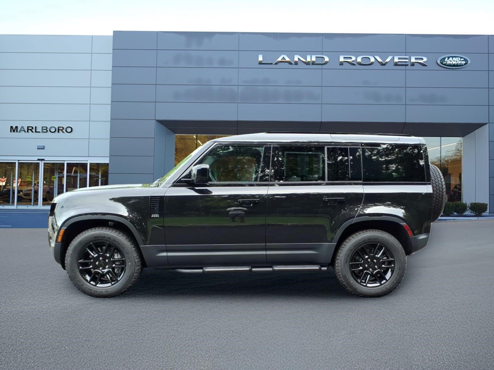 New 2026 Land Rover Defender 110 S AWD/4WD image 6