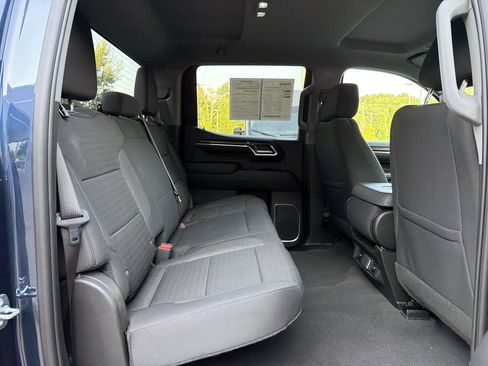 Used 2023 Chevrolet Silverado 1500 LT AWD/4WD image 15