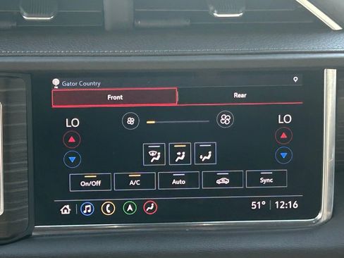 Used 2021 GMC Yukon Denali w/ Denali Premium Package image 19