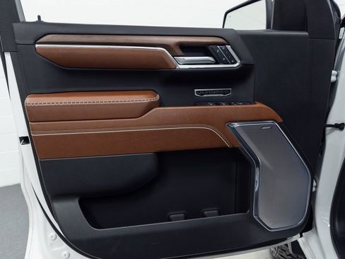 Used 2024 GMC Sierra 1500 Denali Ultimate image 11