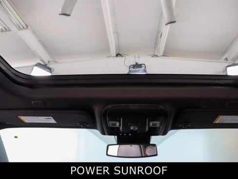 Used 2023 GMC Yukon SLT image 22