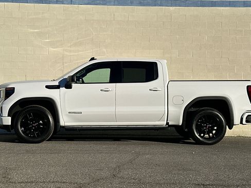 Certified 2022 GMC Sierra 1500 Elevation w/ LPO, Elevation Black Package image 7