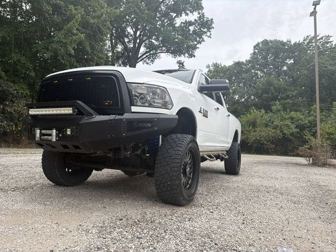 Used 2018 RAM 2500 SLT AWD/4WD image 32