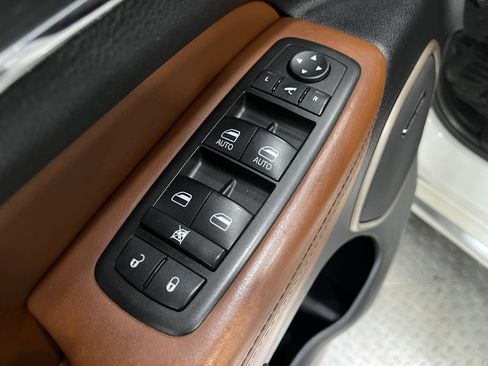 Used 2015 Jeep Grand Cherokee Summit w/ Platinum Series Group AWD/4WD image 15