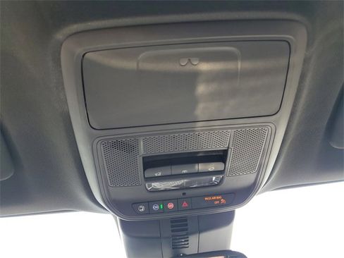 New 2025 GMC Acadia Elevation w/ Elevation Premium Package image 21