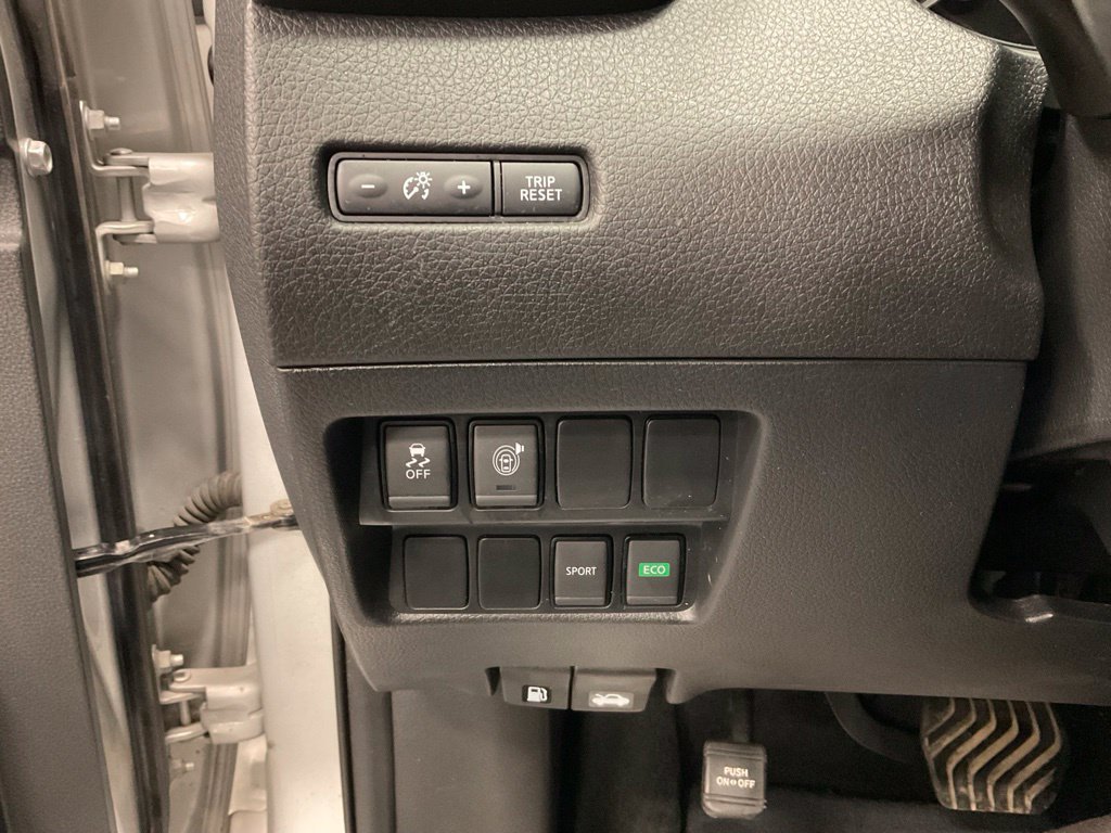 Used 2017 Nissan Rogue SV FWD image 20