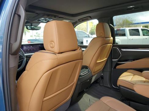 Certified 2025 Cadillac Escalade Premium Luxury image 34