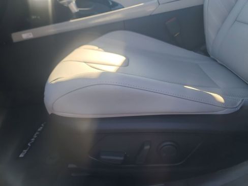 New 2026 Hyundai Elantra Limited FWD image 18