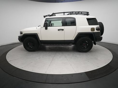 Used 2012 Toyota FJ Cruiser 4WD w/ Upgrade Pkg image 23