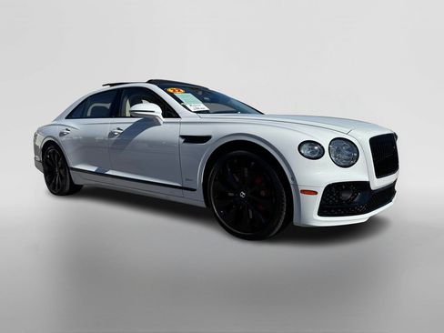 Used 2022 Bentley Flying Spur Plug-In Hybrid image 7