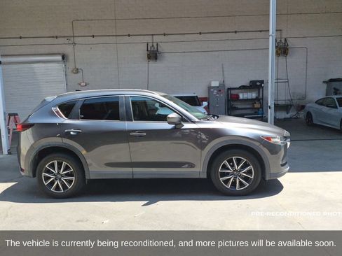 Used 2018 MAZDA CX-5 Touring w/ Preferred Equipment Package FWD image 4