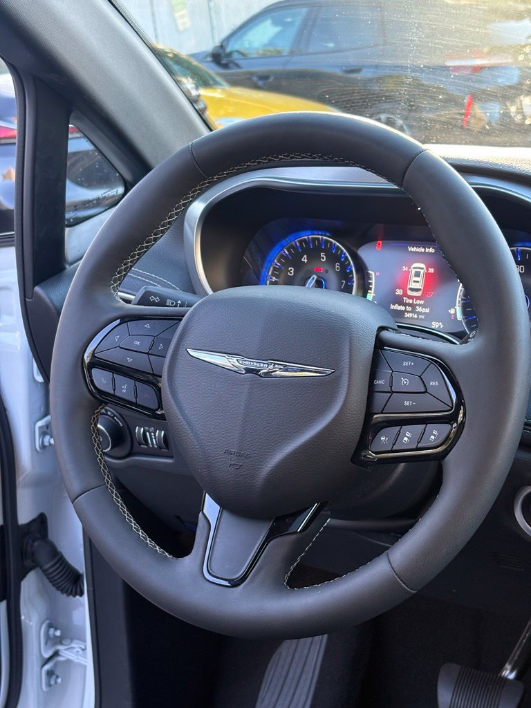 Used 2026 Chrysler Pacifica Limited w/ S Appearance Package FWD image 22
