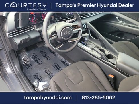 Used 2023 Hyundai Elantra SEL image 18