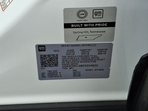 Used 2023 GMC Acadia SLE w/ Driver Convenience Package FWD image 28