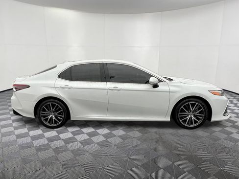 Used 2023 Toyota Camry XLE w/ Cold Weather Package image 7