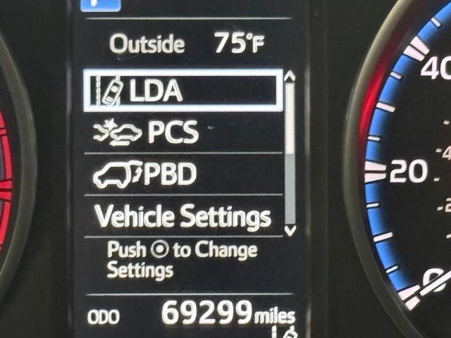Used 2017 Toyota RAV4 XLE w/ All Weather Liner Package FWD image 32