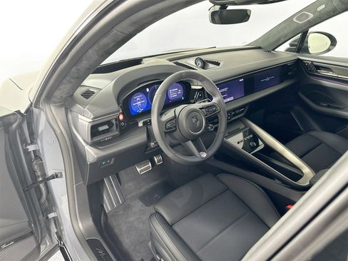 Certified 2025 Porsche Macan Turbo Electric image 4