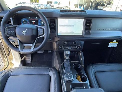 New 2025 Ford Bronco Badlands image 18