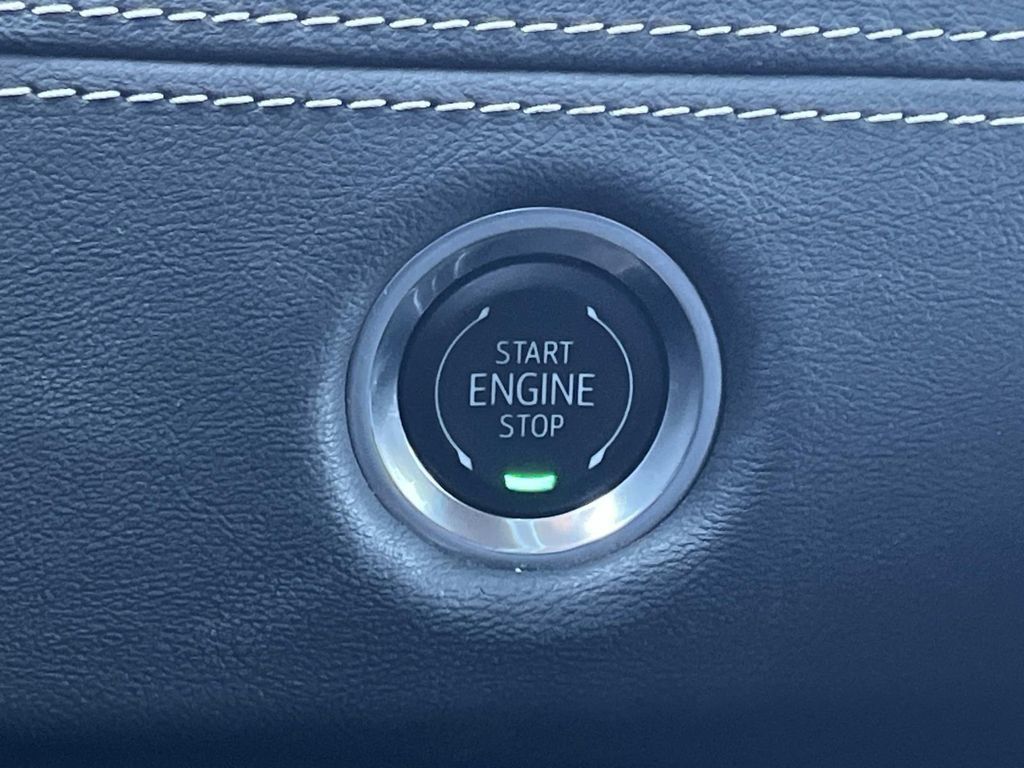 Certified 2025 Cadillac Escalade Sport AWD/4WD image 83