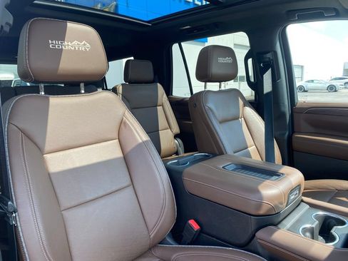 Used 2022 Chevrolet Tahoe High Country w/ LPO, Illumination Package AWD/4WD image 22