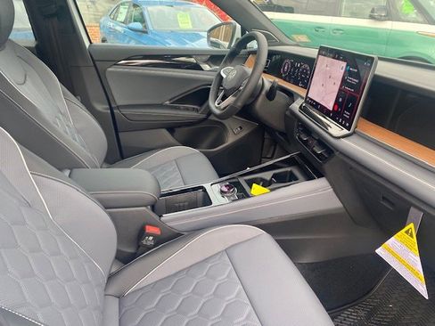 New 2026 Volkswagen Tiguan SEL R-Line image 13