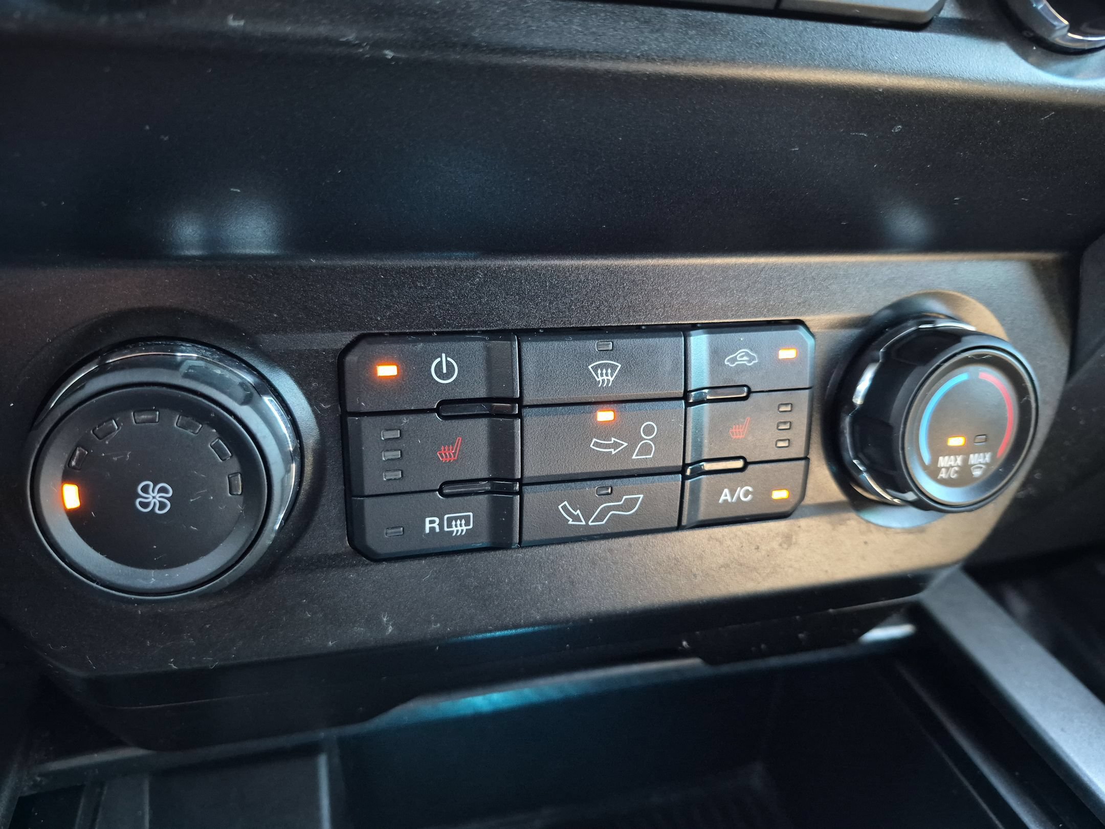 Used 2019 Ford F150 XLT w/ Equipment Group 302A Luxury AWD/4WD image 21