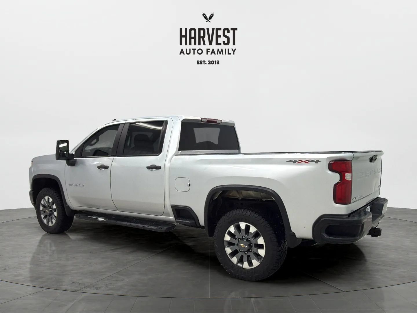 Used 2021 Chevrolet Silverado 2500 Custom w/ Custom Value Package AWD/4WD image 3
