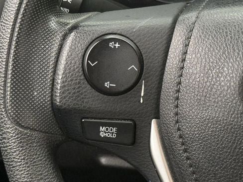 Used 2017 Toyota Corolla LE FWD image 14