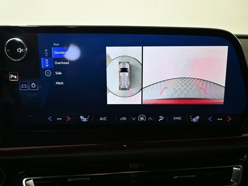 Used 2024 Chevrolet Traverse Z71 image 29