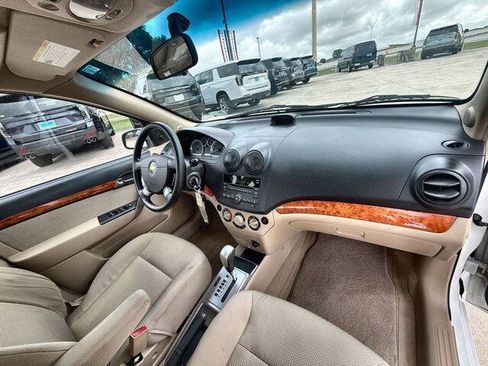 Used 2009 Chevrolet Aveo LT w/ Power and Convenience Package FWD image 26