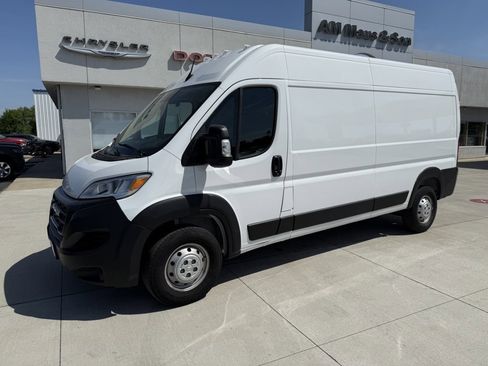 Used 2023 RAM ProMaster 2500 FWD image 3