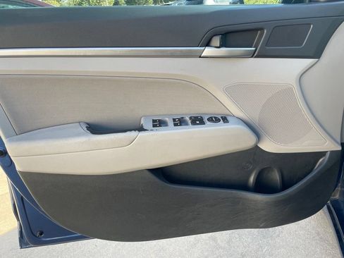 Used 2019 Hyundai Elantra Value Edition FWD image 17