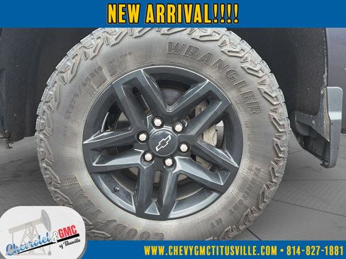Used 2023 Chevrolet Silverado 1500 LT Trail Boss AWD/4WD image 9